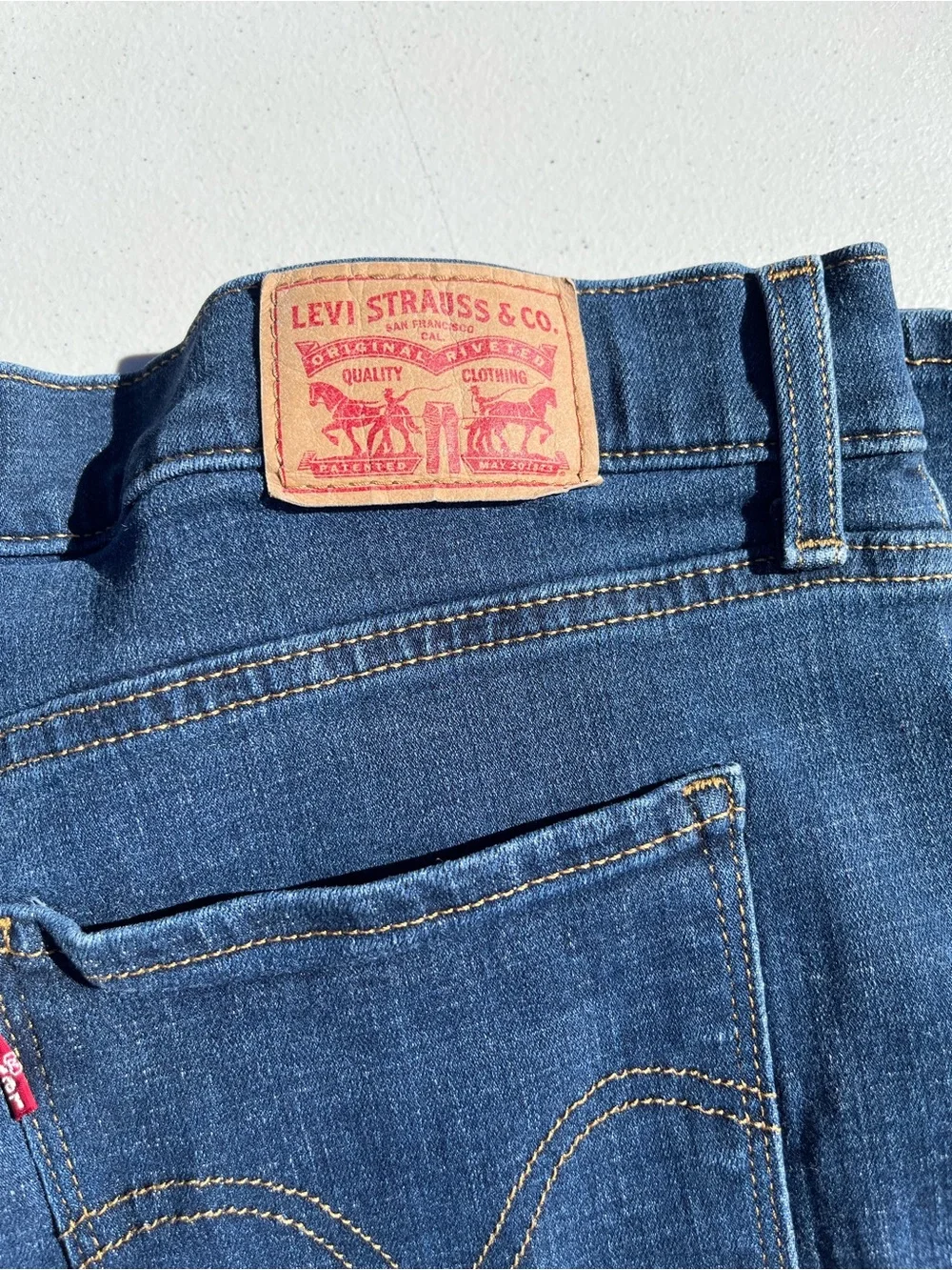 Levis straight leg